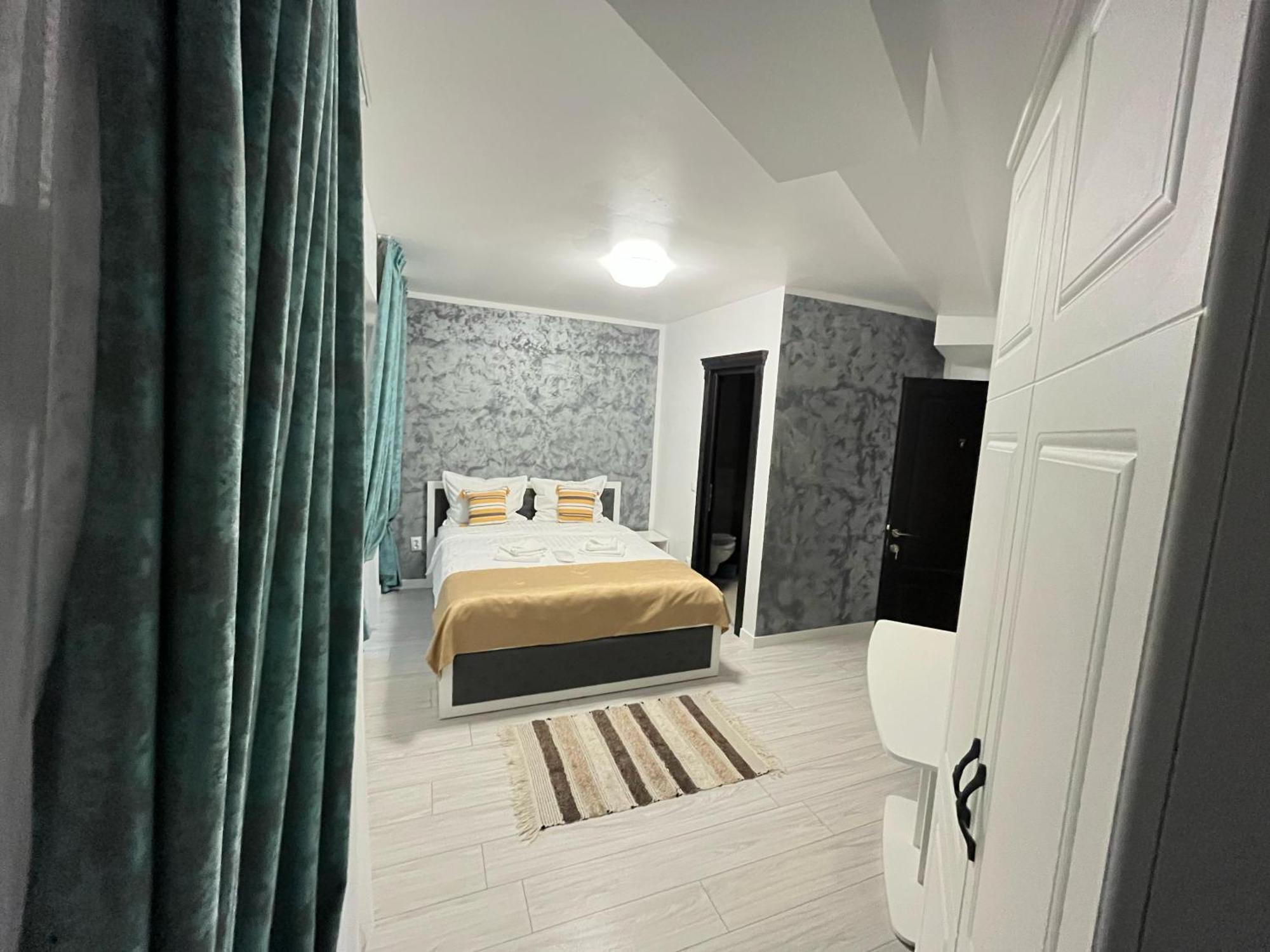 Grey Boutique Hotel Palas Iasi Esterno foto