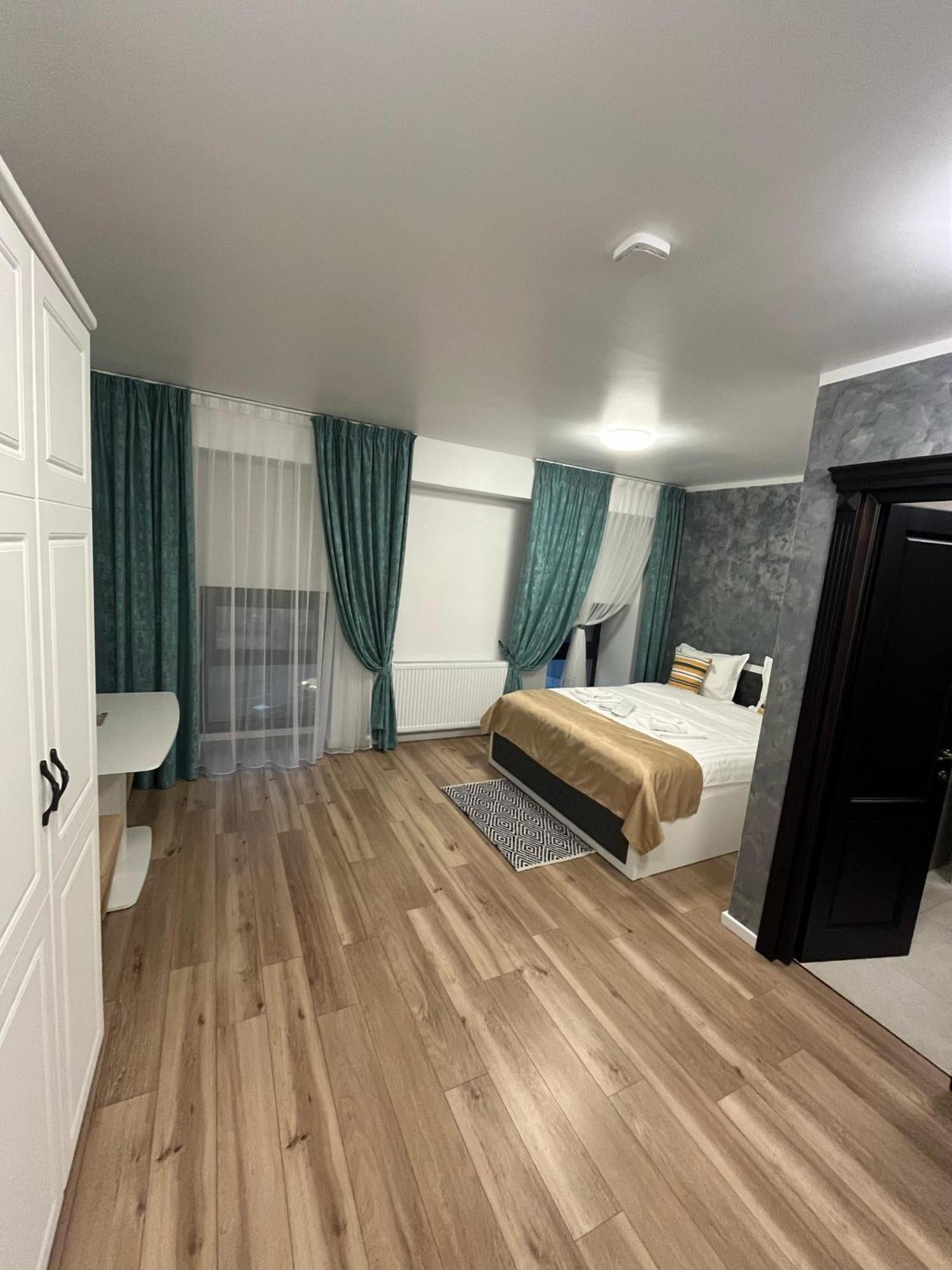 Grey Boutique Hotel Palas Iasi Esterno foto