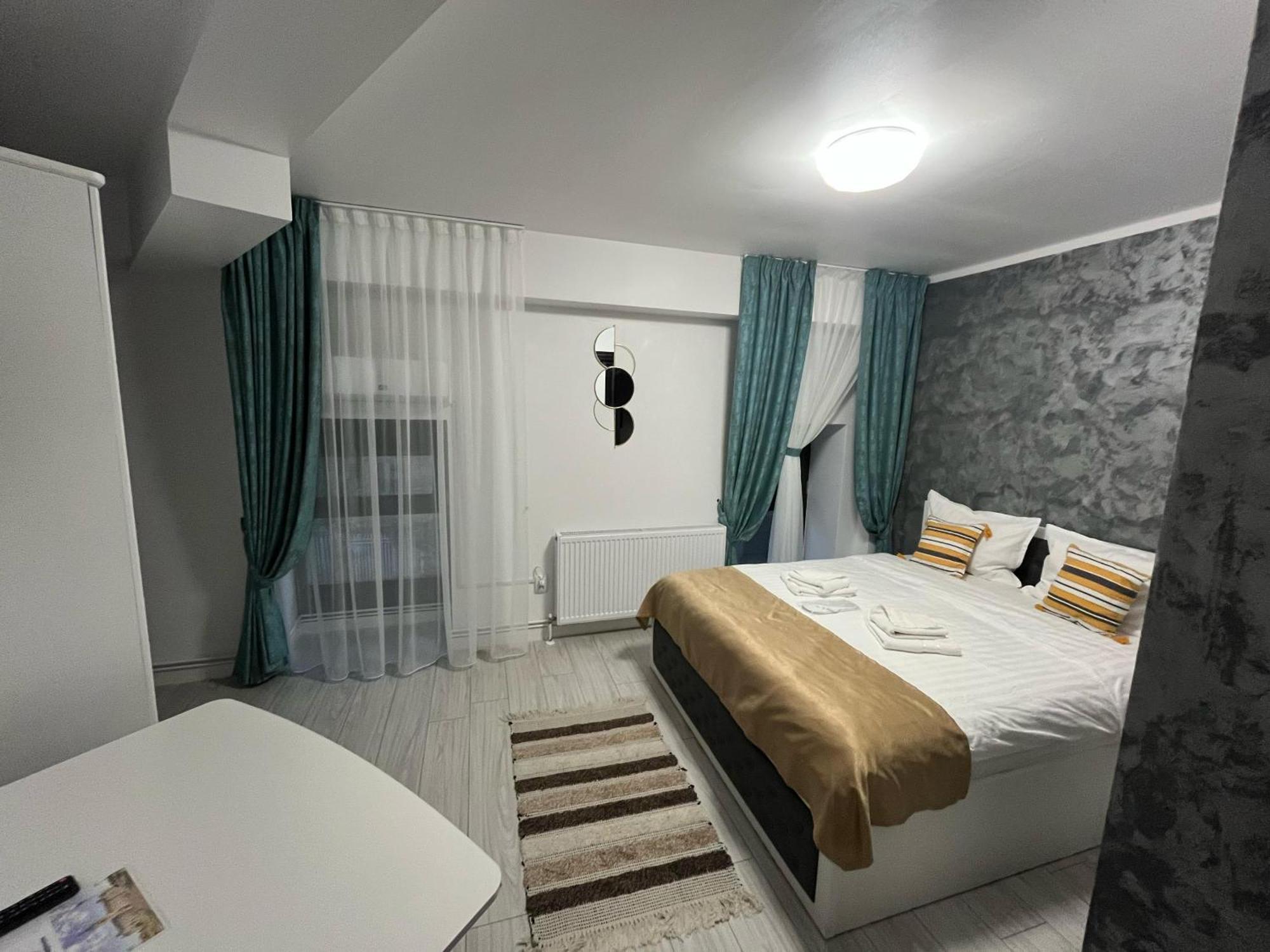 Grey Boutique Hotel Palas Iasi Esterno foto
